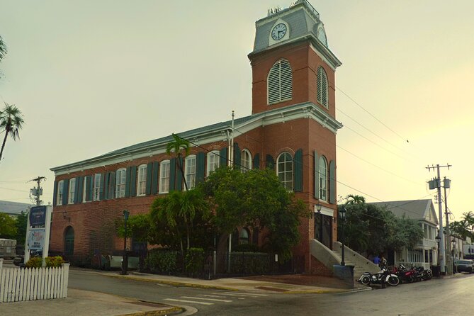 iWitness Key West True Crime Walking Tour - Starting Point at Surly Siren Saloon on Front Street
