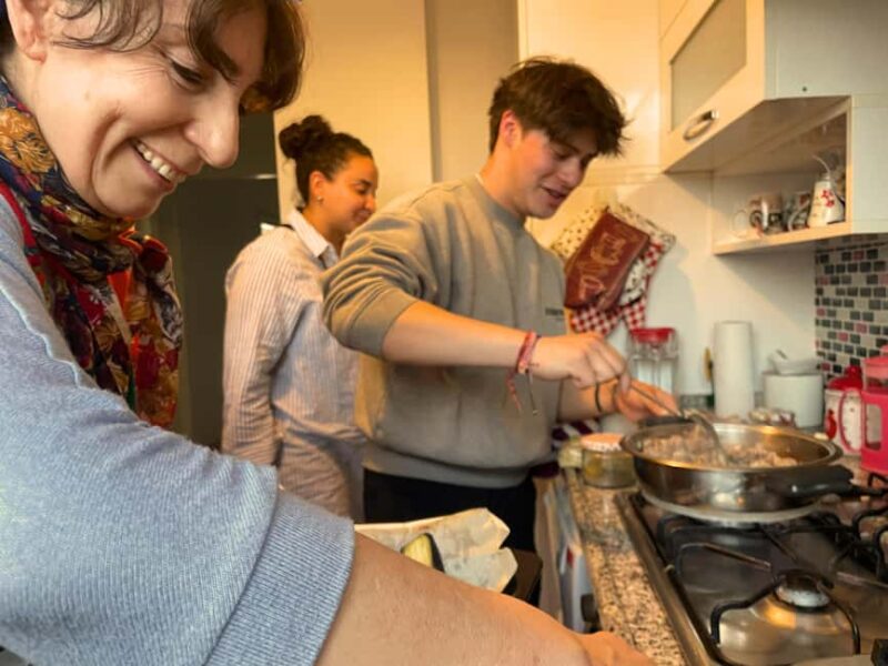 Izmir: Authentic Turkish Home Cooking Class with Locals - Discover the Charm of an Authentic Turkish Home Cooking Class in Izmir