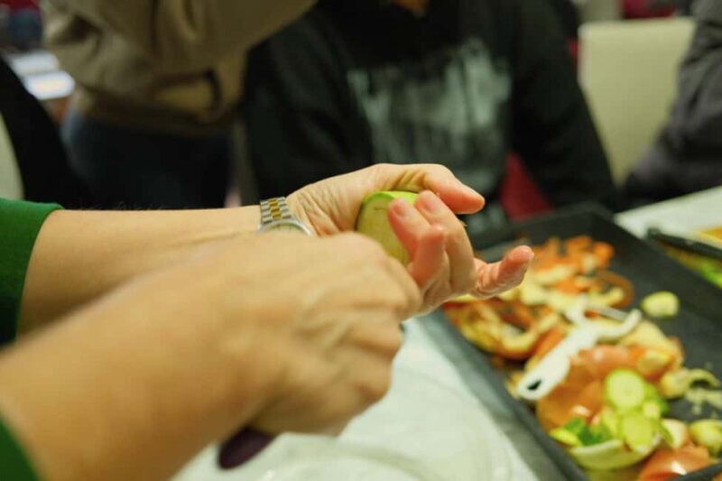 Izmir: Authentic Turkish Home Cooking Class with Locals - Meeting Point and Ease of Access in Izmir