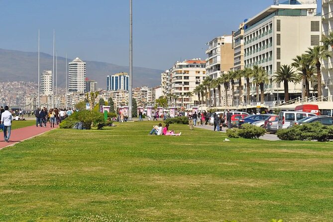 Izmir City Tour with Kordonboyu Republic Square, Konak Square, Clock Tower, Kemeralti Bazaar and Karsiyaka - Key Points