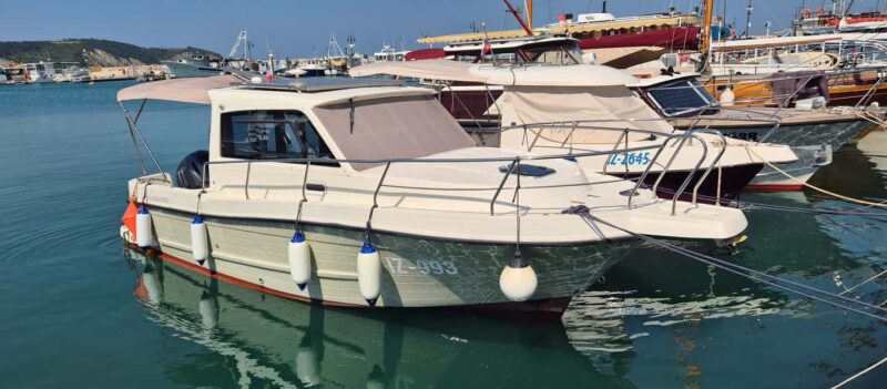 Izola: Private Boat Tour to Strunjan and Piran with Drinks - Exploring Piran from the Water