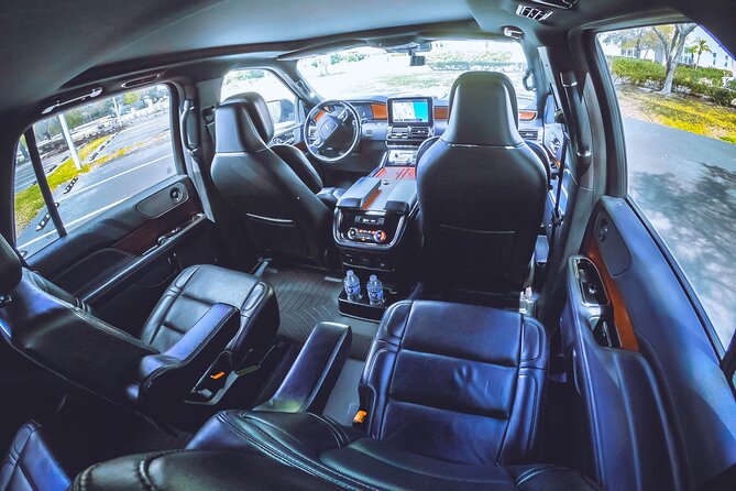 Jacksonville Airport Private Lux Car Transfer to Downtown Hotels - Key Points