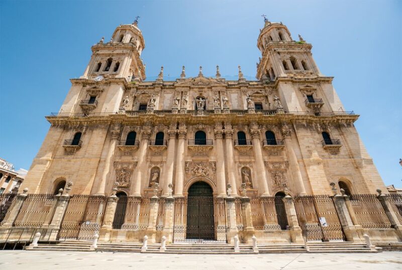 Jaén: 3 hour tour, Cathedral, Arab Baths + Olive oil tasting - Practical Details and Logistics