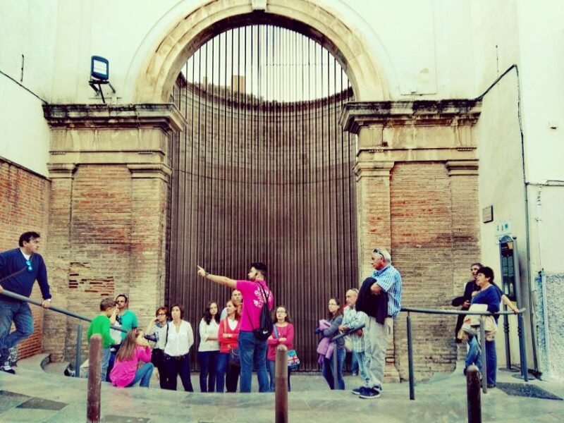 Jaén esencial+entradas Catedral, Refugio, Baños Árabes en 3h - Explore the Historic Heart of Jaén in Just 3 Hours