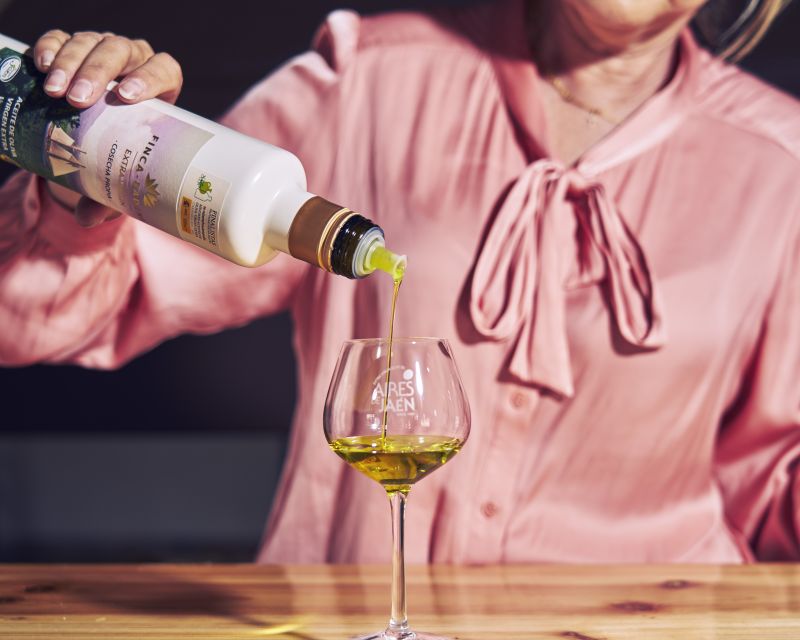 Jaen: Olive oil tour with the 5 senses, grove and tasing - Visiting Three Different Olive Cultivation Methods