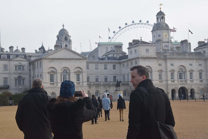 James Bond Film Location Walking Tour in London - Exploring Trafalgar Square: Bond Scenes and Historic Significance