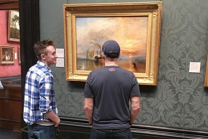 James Bond Filming Locations: Private Black Cab Tour in London - Visiting Political and Cultural Landmarks