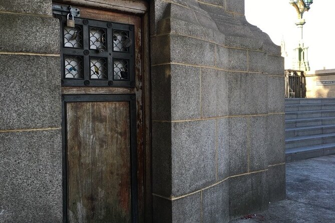 James Bond ,The Kingsman, plus Spies and Villains Black Taxi Tour - Comparing This Tour to Other London Sightseeing Options