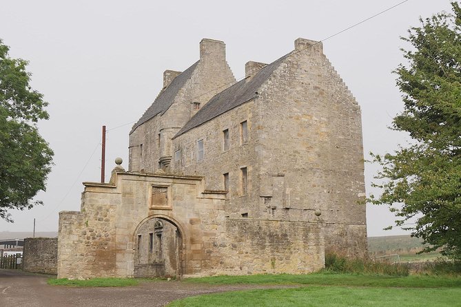 Jamie Fraser Outlander tour to Lallybroch tours Edinburgh - Exploring Doune Castle: Castle Leoch from Outlander