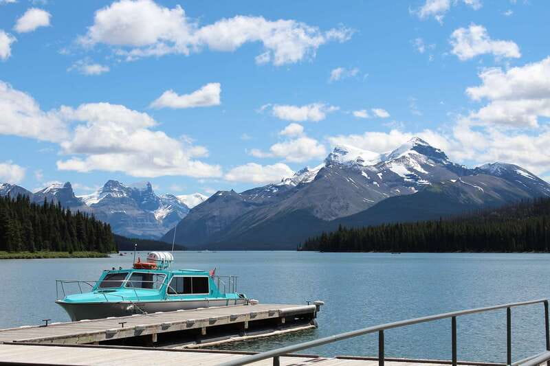 Jasper: Maligne Valley Wildlife & Spirit Island Cruise - Discover the Maligne Valley Wildlife & Spirit Island Cruise in Jasper