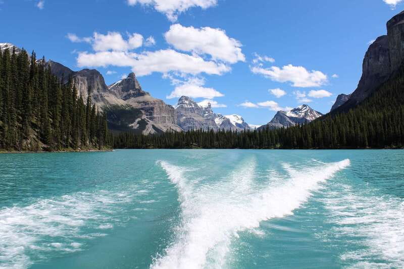 Jasper: Maligne Valley Wildlife & Spirit Island Cruise - Scenic Drive Through Maligne Valley and Wildlife Sightings