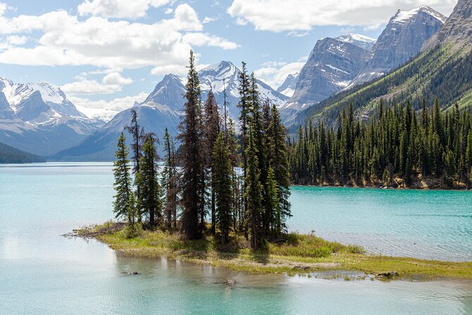 Jasper National Park Tour Maligne Valley, Medicine Lake with Walk - Knowledgeable Guides and Their Impact