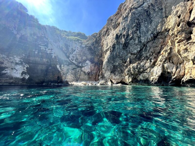 Jávea: Cala Portixol Kayak Tour with Snorkel & Cliff Jumping - Key Points