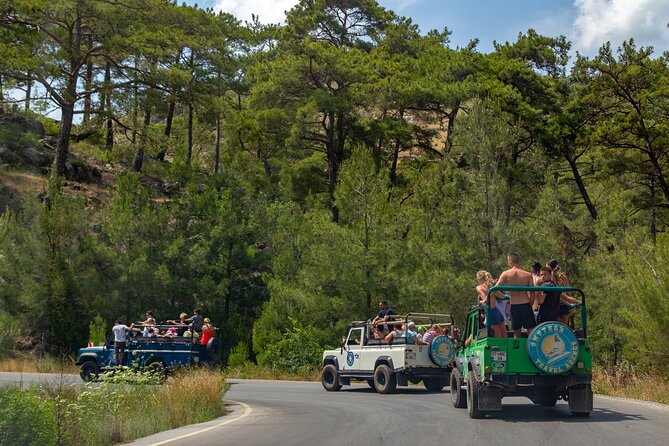 Jeep Safari Adventure from Side - Key Points