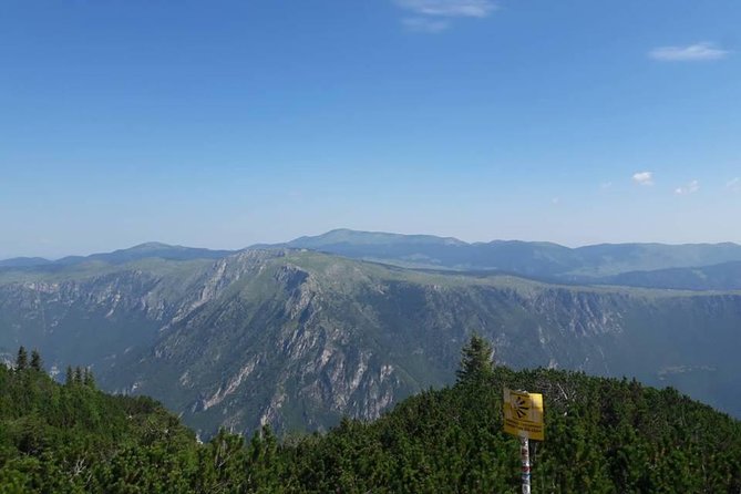 Jeep tour in National park Durmitor - Visiting the Durmitor National Park Visitor Centre