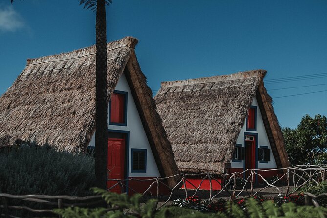 Jeep Tour to East ( Pico Arieiro, Santana, Faial, Caniçal) - The Experience of a Small Group in a Jeep