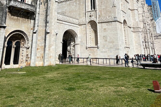 Jeronimos Monastery Guided Tour - Small Groups - Tickets Included - The Entrance and Meeting Point at Jerónimos Monastery
