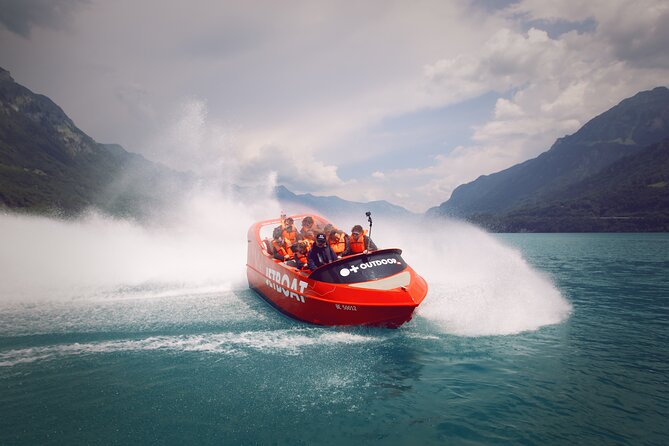 Jetboat Interlaken - The Role of Guides and Crew Members