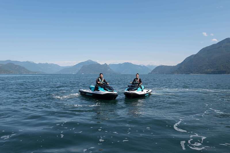 Jetski to Bowen Island, incl beer, wine, coffee or icecream - Bowen Island: A Cozy Waterfront Escape