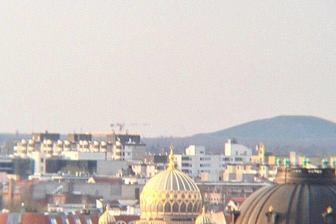 Jewish Berlin: Walking tour The Old Jewish Quarter (private 3 Hours tour) - Honoring the Past at the Jewish Cemetery