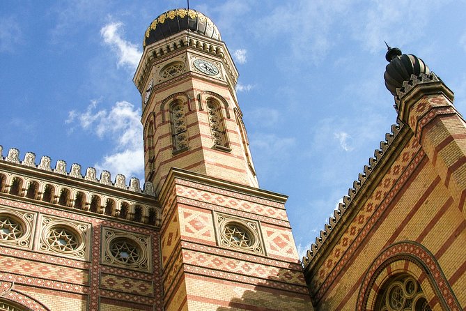 Jewish Heritage / Full tour - Exploring the Synagogue and Jewish District in Budapest