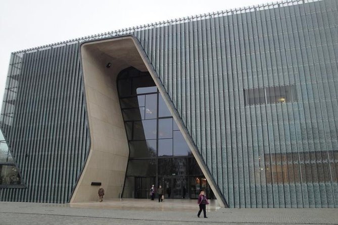 Jewish heritage in Warsaw - Exploring the Warsaw Ghetto and Its Memorials