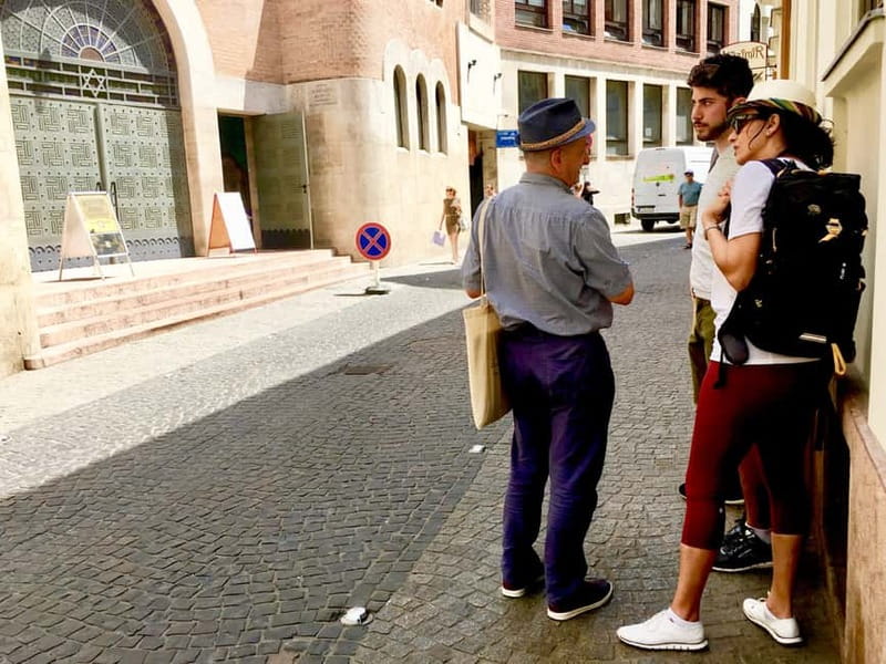 Jewish Heritage Walk: Synagogues, Shoes, Secrets & Flódni - Key Points