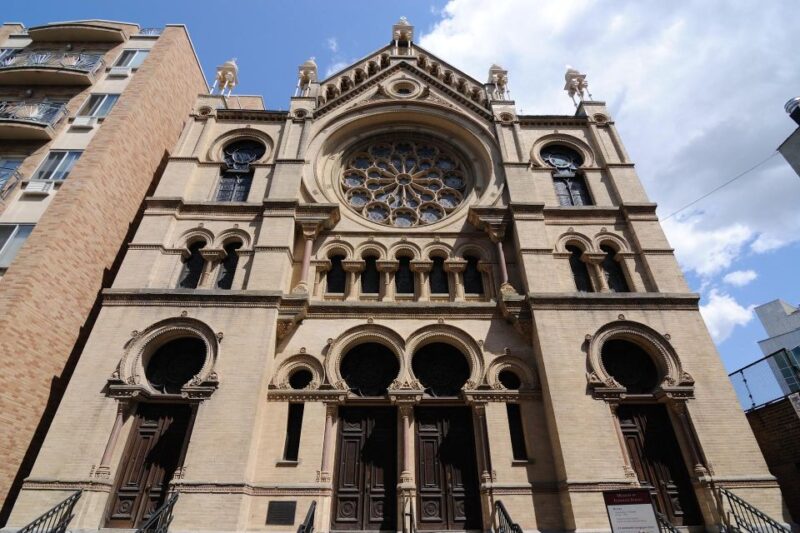 Jewish History of NYC Private Tour with Transfers - Visiting Historic Synagogues: Bialystoker and Eldridge Street