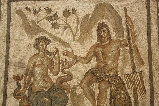 Jewish quarter and Alcazar of the Christian Monarchs - Comparing Similar Córdoba Tours