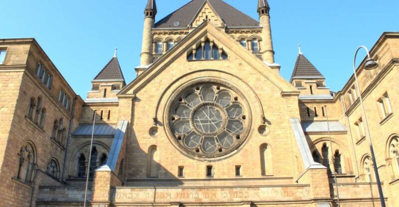 Jewish Quarter History Walking Tour in Colognes Old Town - Visiting the Roonstrasse Synagogue