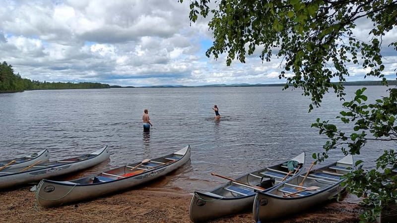 Johannisholm: Guided Canoe Tour on Lake Venjanssjön - What to Bring and Weather Considerations