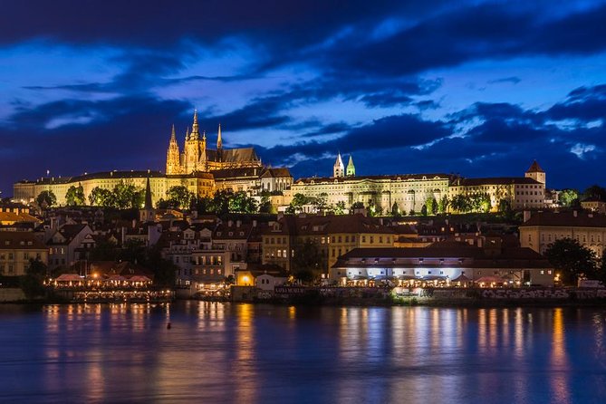 Johnny's Prague Photography Tour - Capturing the Views from Manes Bridge