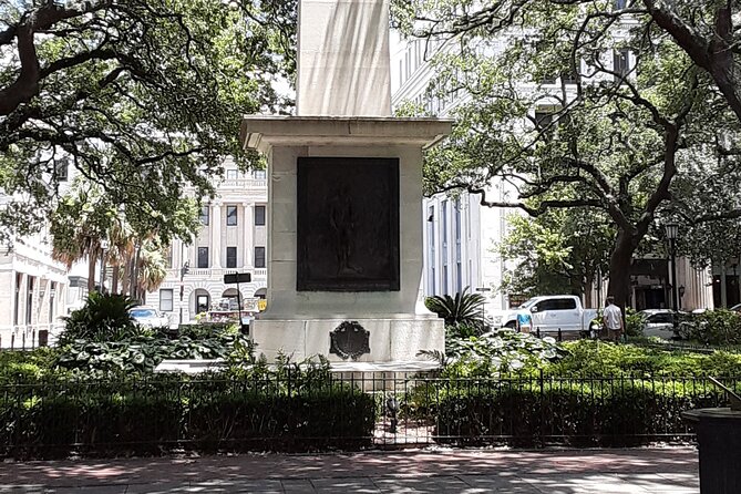 Johnson Square to Independent Presbyterian: A Self-Guided Audio Tour of Savannah - Oglethorpe Square and Cultural Heritage