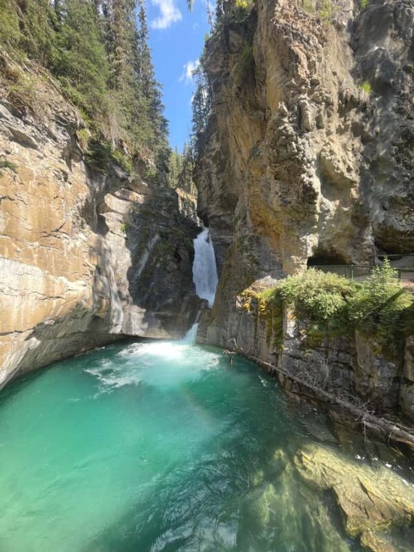 Johnston Canyon: Banff National Park - Discover the Beauty of Johnston Canyon in Banff National Park