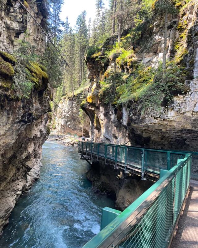 Johnston Canyon: Banff National Park - The Importance of the Guide and Small Group Size
