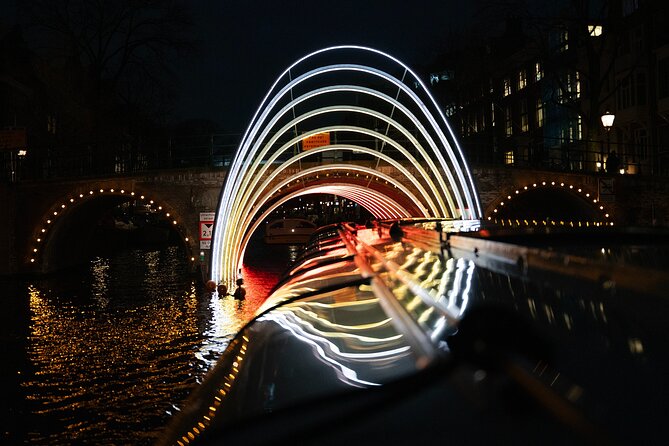 Join Our Magical Amsterdam Light Festival Cruise with Drinks! - Pacing and Crowd Considerations