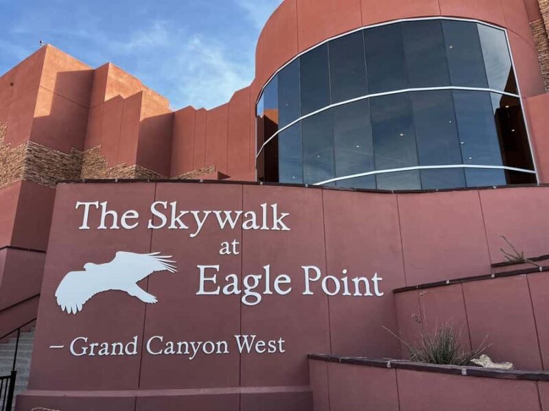 Join us for a tour of the Grand Canyon with a French guide, including the Skywalk - Return Journey and Hotel Drop-offs