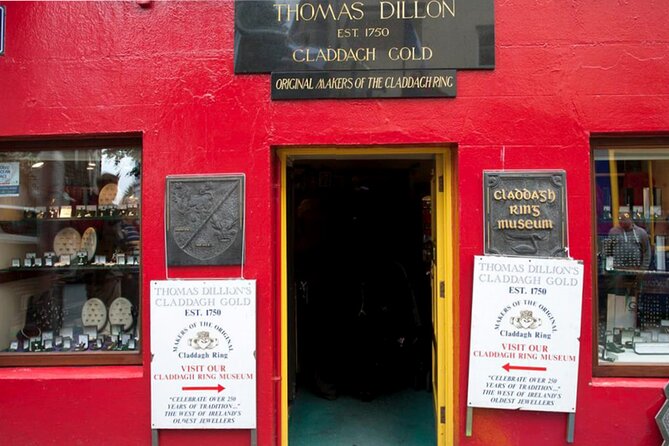 Joint 3-hour Riverboat Cruise plus Historic Galway city tour - The Spanish Parade and Old Galway Port