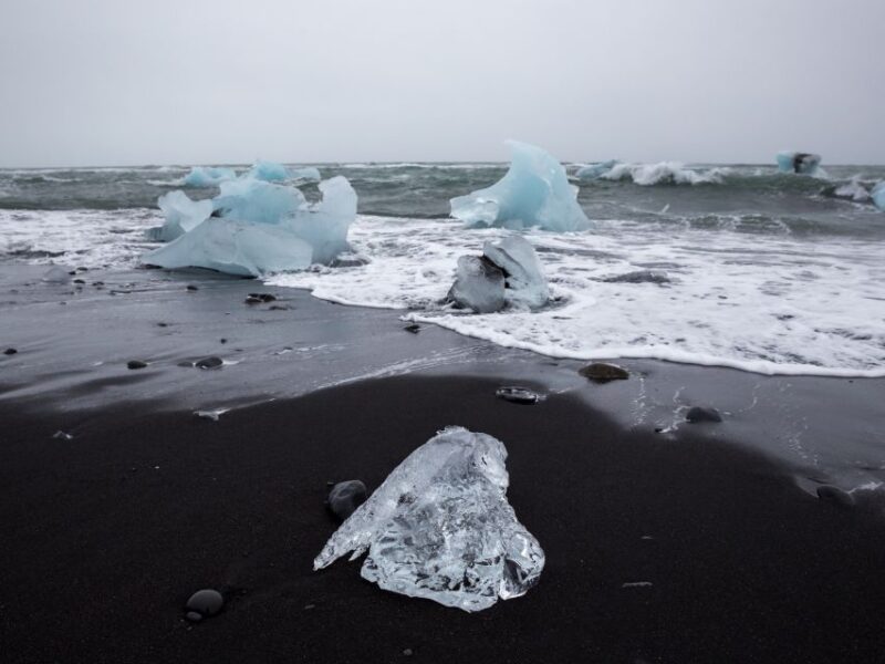 Jökulsárlón Floating Glacier & Diamond Beach Day Tour - Discover Iceland’s Iconic Glacial Wonders with a Private Day Tour