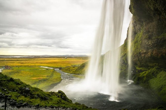 Jökulsarlón Glacier Lagoon Tour - Experiencing Seljalandsfoss: Walk Behind the Waterfall
