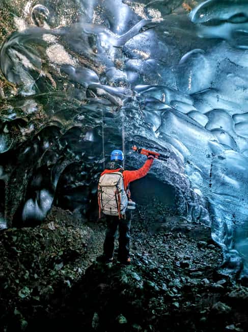 Jökulsárlón Ice Cave Tour - Inside Vatnajökull glacier - The Unique Beauty of a Naturally Formed Ice Cave