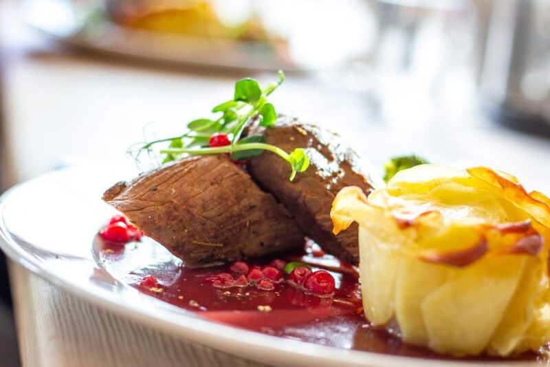 Jotunheimen: Snowcoach Tour with Snowhoeing and Lunch - Why Choose This Snowcoach Tour in Jotunheimen?