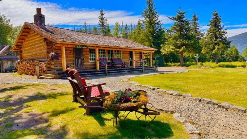 Juneau: Taku Glacier Lodge 5-Glacier Flight & Feast - Landing at Taku Glacier Lodge: A Historic Glacier View Dining Spot