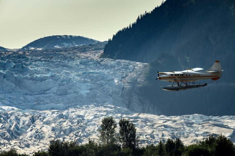 Juneau: Taku Glacier Lodge 5-Glacier Flight & Feast - Logistics: Meeting Point and Practical Details