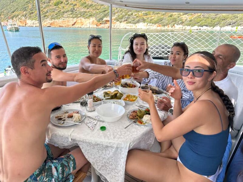 Ka: Day Sailing Catamaran Trip with Lunch and Snorkeling - Logistics: Meeting, Group Size, and Whats Included