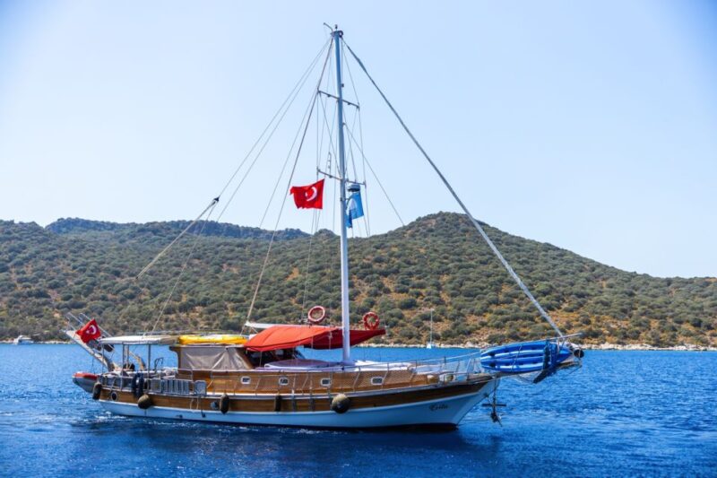 Ka: Private Kekova Boat Tour with Lunch - Discover the Underwater Ruins in Shipyard Bay