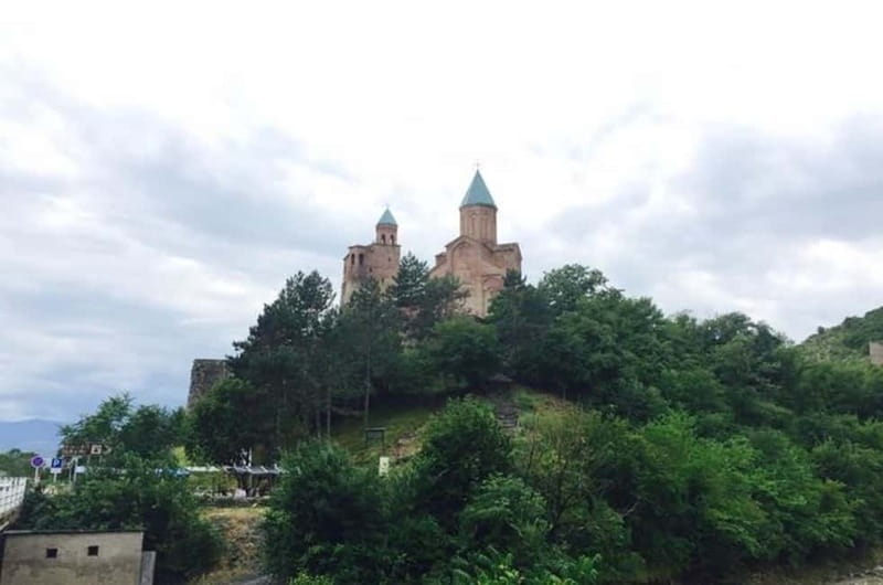 Kahketi: Full-Day Wine Tasting Tour with Lunch - Visiting Khareba Winery at Kvareli