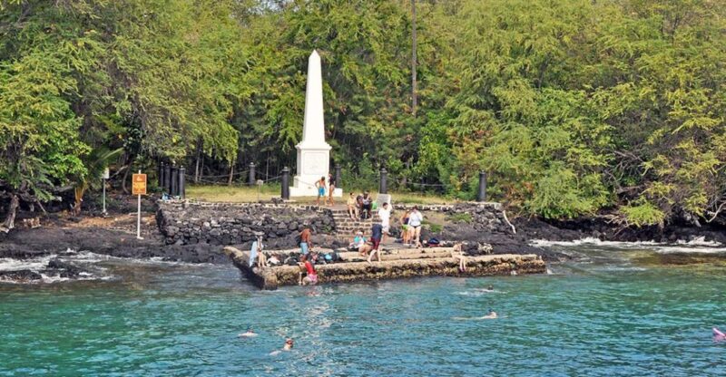 Kailua-Kona: Captain Cook Reef Catamaran Day Trip with Lunch - Scenic Cruising in Kealakekua Bay and the Captain Cook Monument