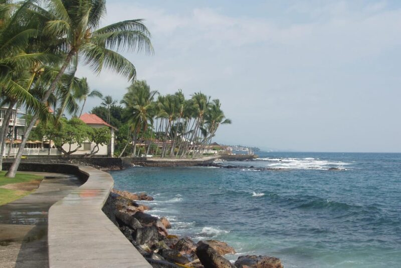 Kailua-Kona: Haunted History Ghost Walking Tour - Sunset Encounters at Kamehameha’s Kona Beach Hotel