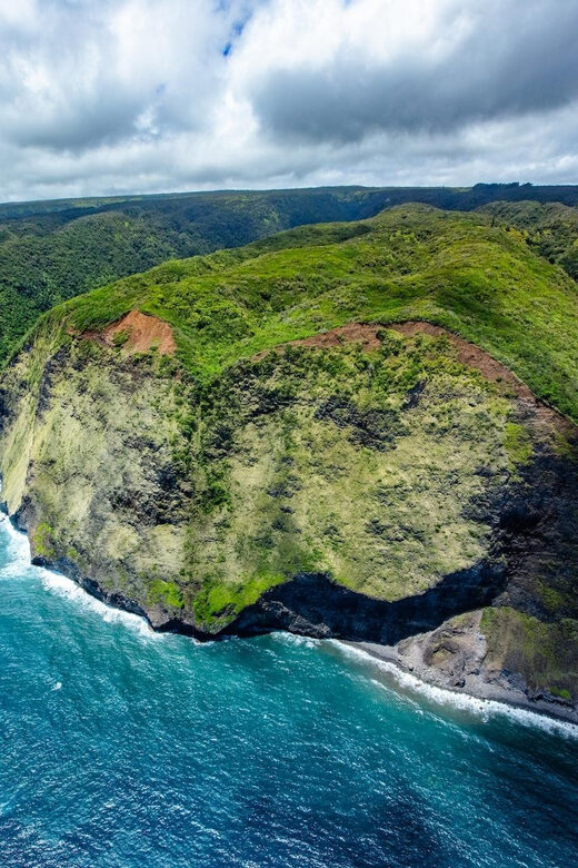 Kailua-Kona: Kohala, Volcanoes and Waterfall Helicopter Tour - Kohala Coast’s Waterfalls and Verdant Valleys